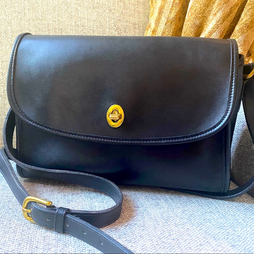 ❌sold❌ Vintage Coach Metropolis Flap Bag #9022 BLACK LEATHER